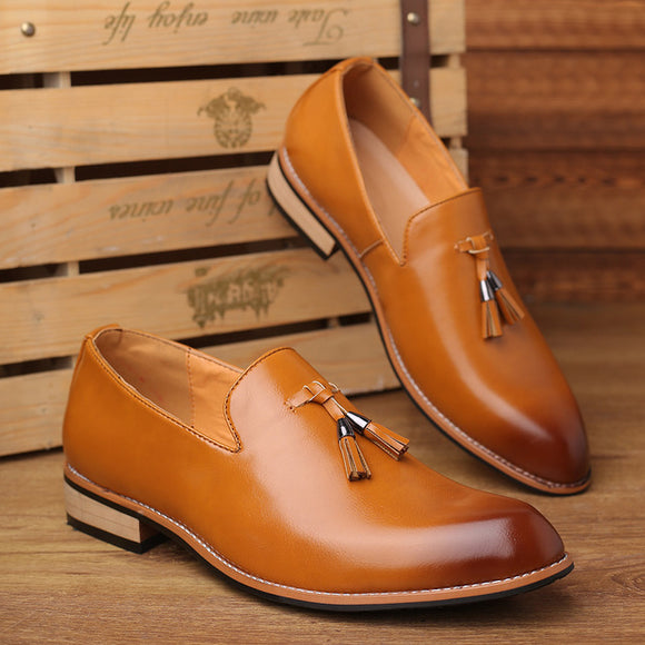 Men PU Pointed Toe Business Brogue Shoes