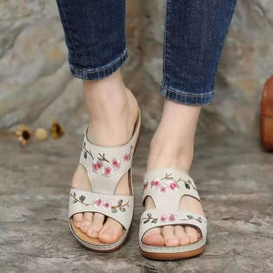 Women Vintage Anti-slip Embroidered Sandals